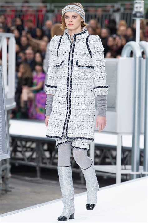 vestiti chanel 2017|Chanel fall 2017 collection.